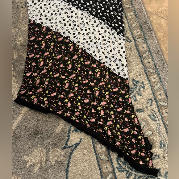 🎅🏻 CHRISTMAS VINTAGE GIFT! STEVE MADDEN ASYMMETRICAL FRINGE SCARF WRAP INDIA NWT - Picture 2 of 5